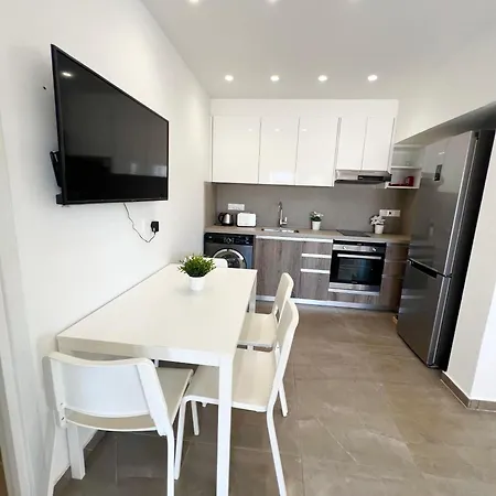 Azul Nissi 1 Apartment